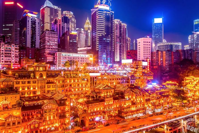 洪崖洞夜景闪耀迷人.(图片来源/美丽只)